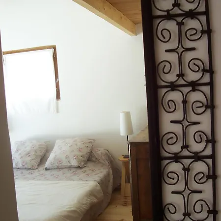Jolie Maison De Village Lila Oda ve Kahvaltı *